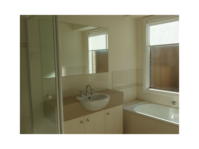 4 Aisbett Close, Lynbrook VIC 3975