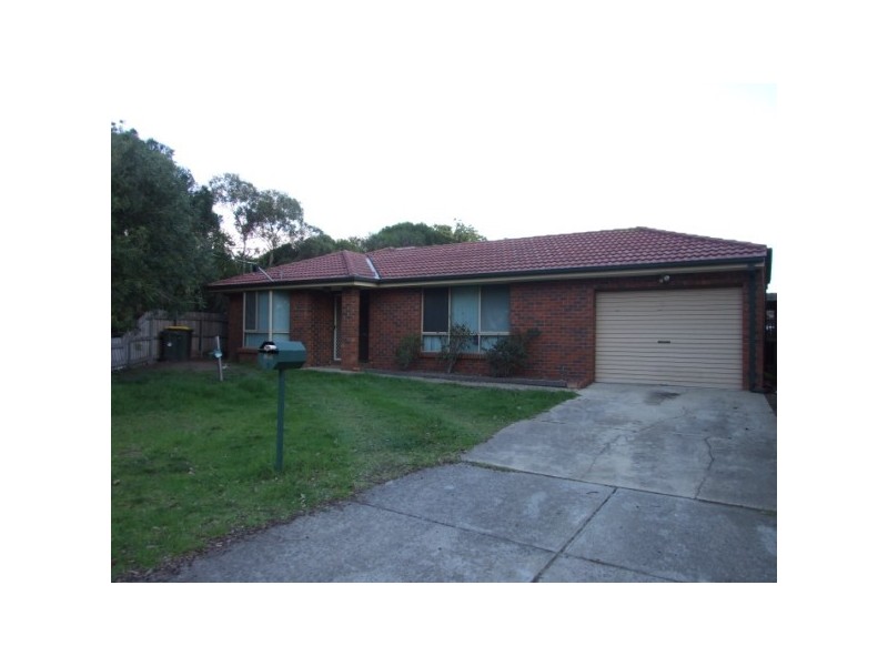 8 St Agnus Court, Carrum Downs VIC 3201