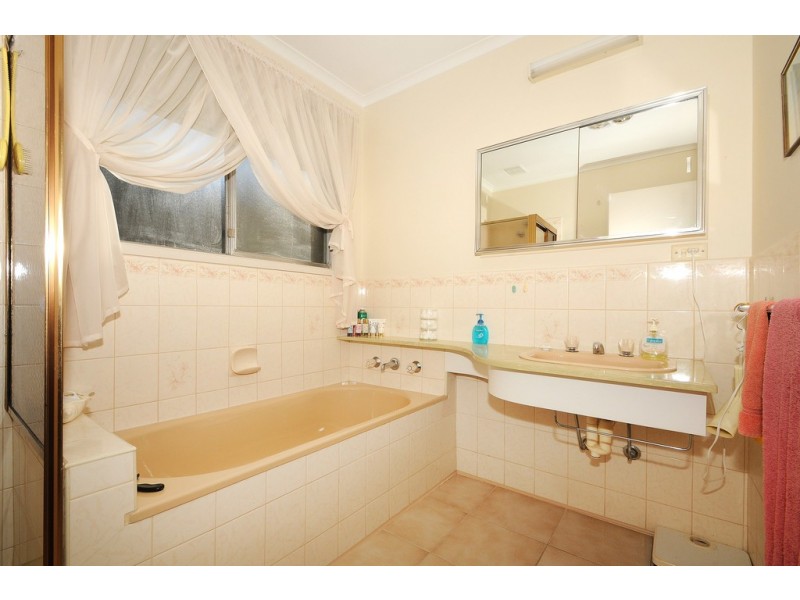 6 Giselle Court, Frankston VIC 3199