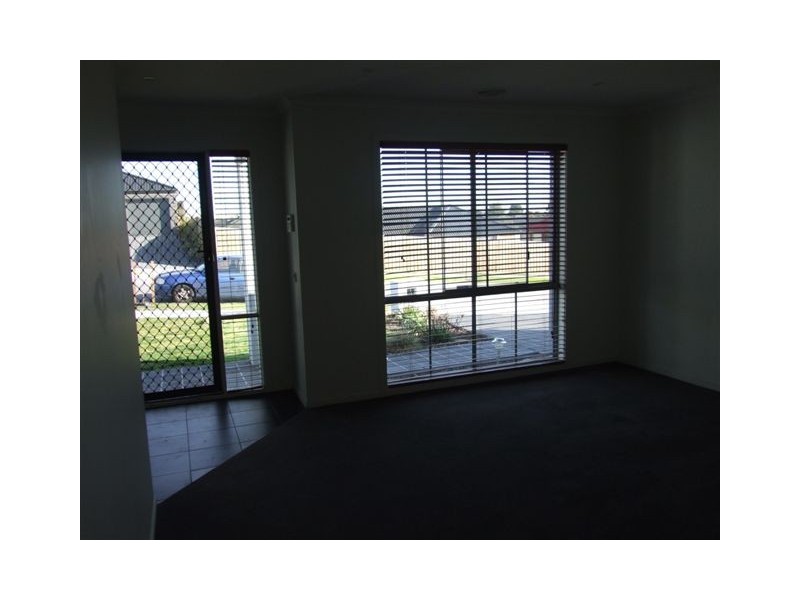 3 Triumph Way, Skye VIC 3977