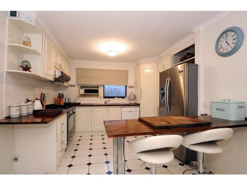 2 Carrington Crescent, Carrum Downs VIC 3201