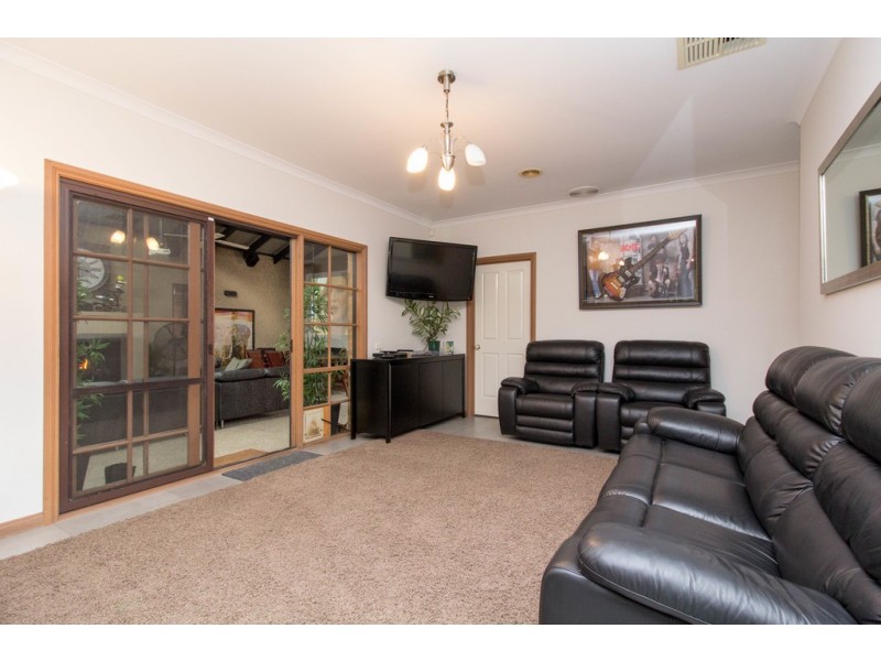 18 Derham Street, Pearcedale VIC 3912