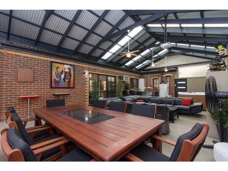 18 Derham Street, Pearcedale VIC 3912