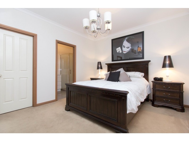 18 Derham Street, Pearcedale VIC 3912