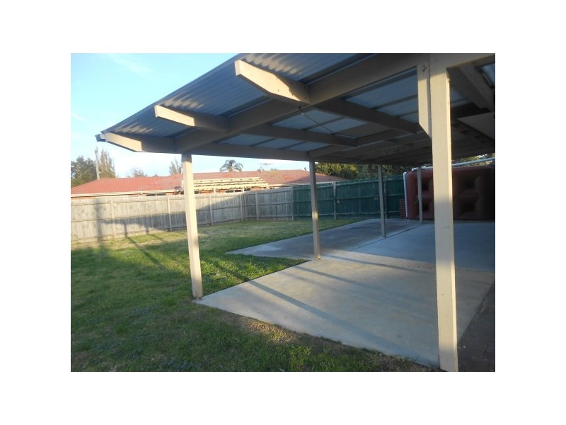 14 Willora Crescent, Cranbourne West VIC 3977