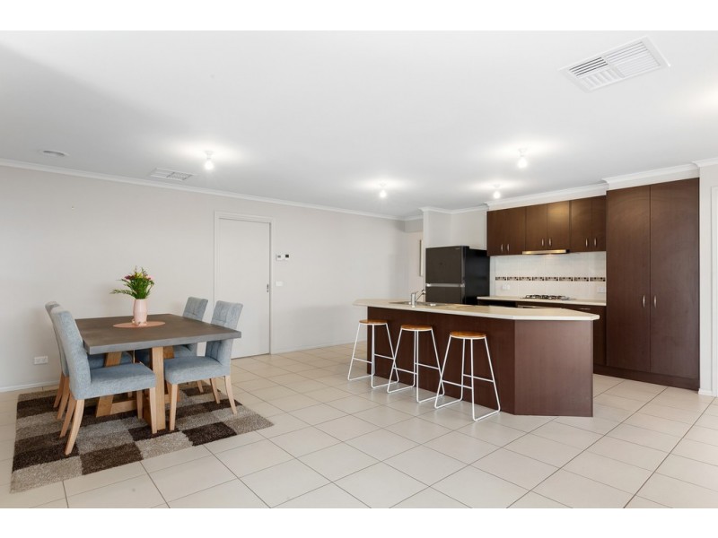 38 Myhaven Circuit, Carrum Downs VIC 3201