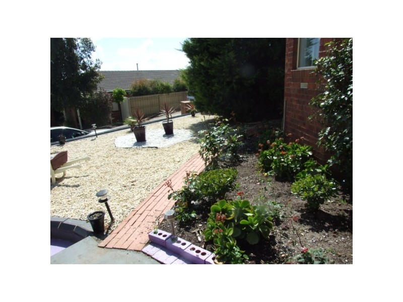 4 George Bass Court, Skye VIC 3977