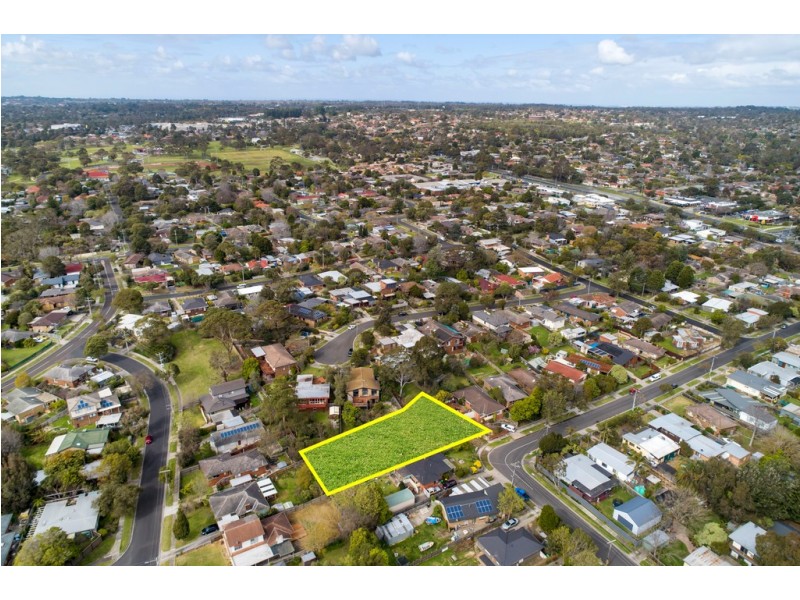 30 Coprosma Avenue, Frankston VIC 3199