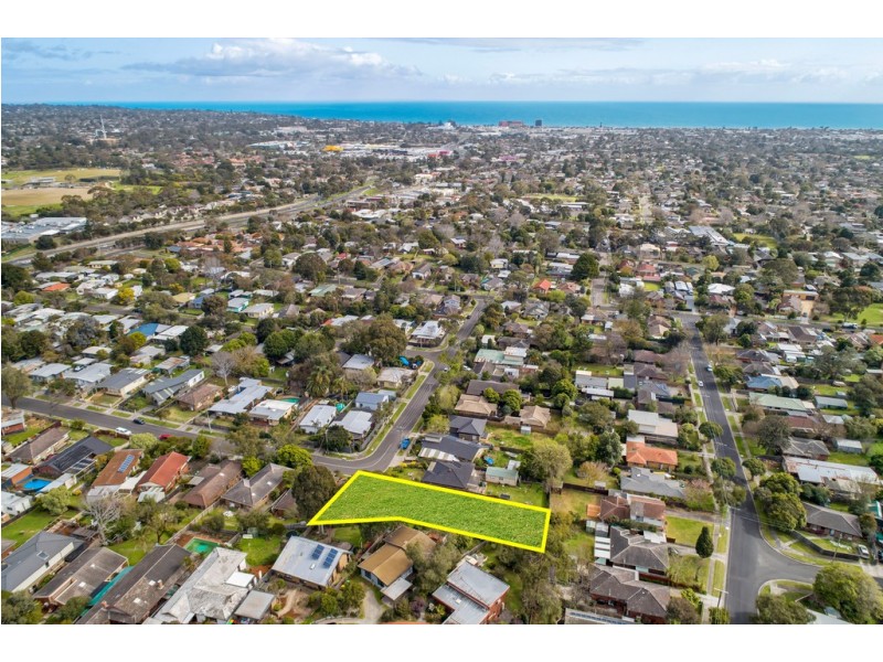 30 Coprosma Avenue, Frankston VIC 3199