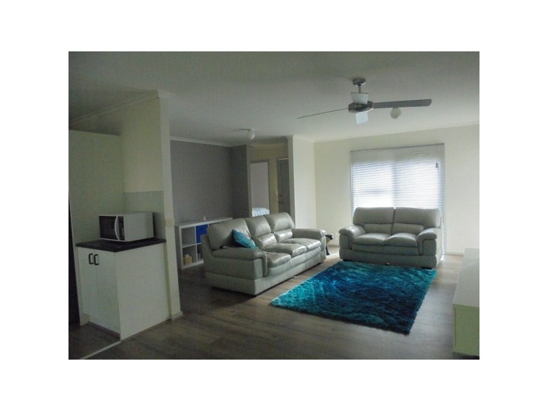 3/52 Alameda Avenue, Mornington VIC 3931