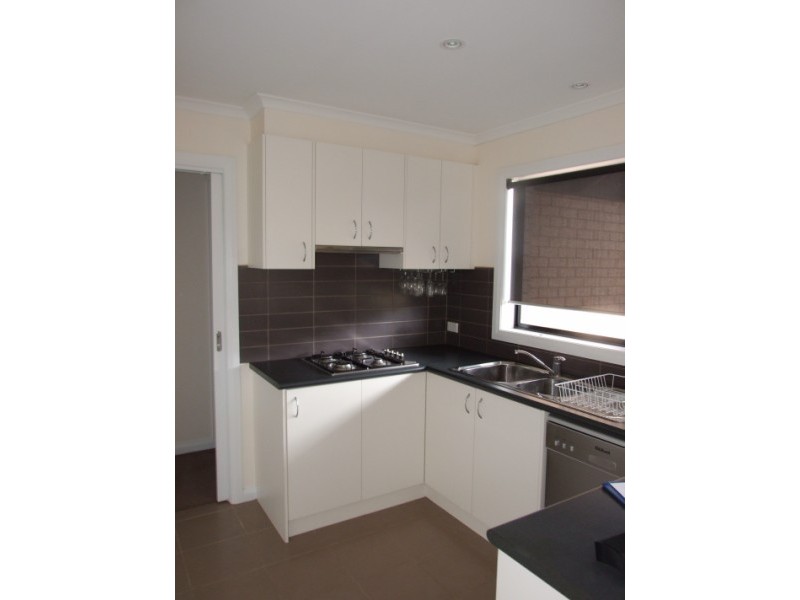 2/1 McDonald Street, Skye VIC 3977