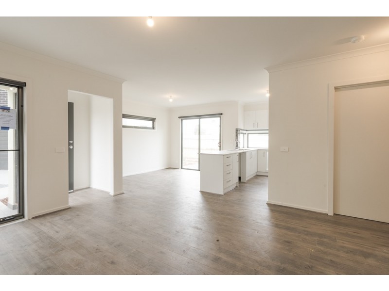 2/43 Sutton Street, Chelsea Heights VIC 3196