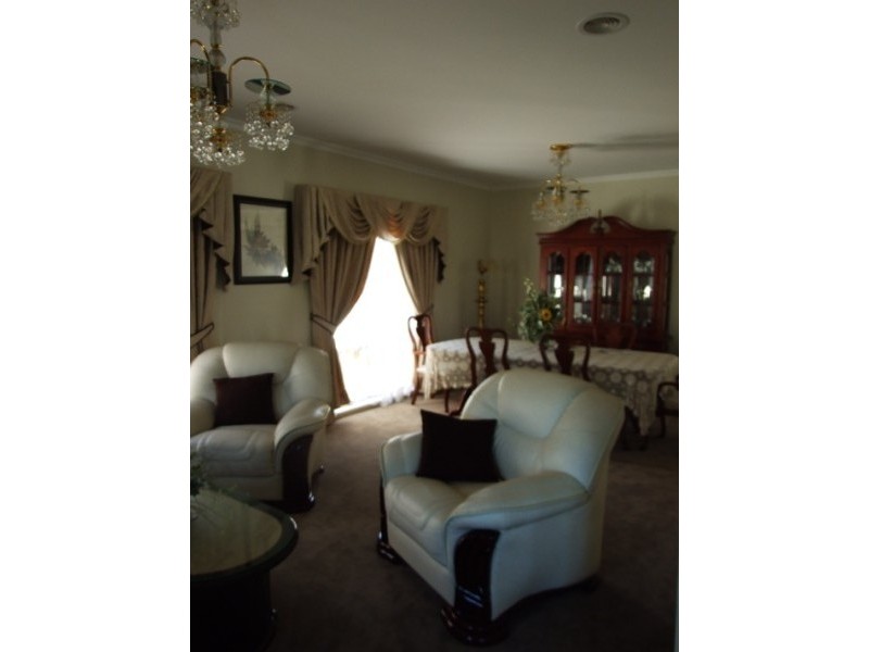 54 Delatite Way, Skye VIC 3977