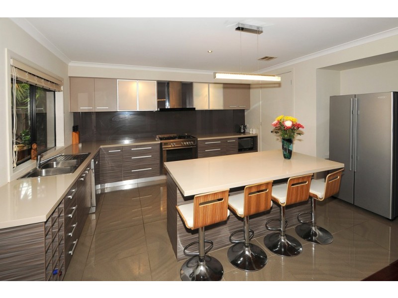 115 Sandhurst Boulevard, Sandhurst VIC 3977