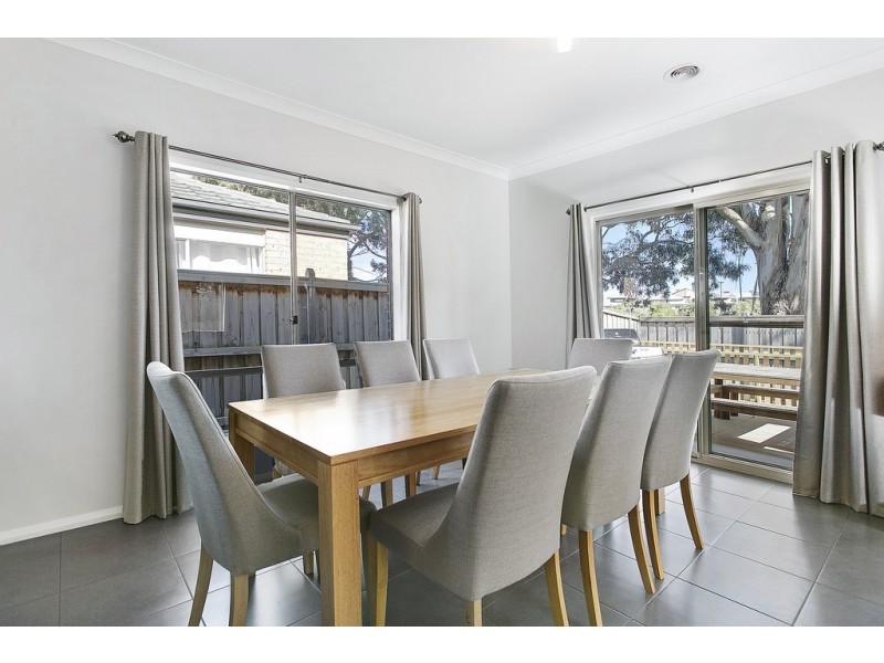 14 Cranbrook Circuit, Officer VIC 3809