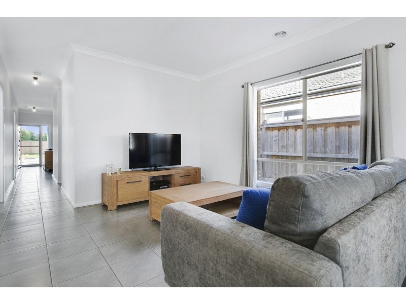 14 Cranbrook Circuit, Officer VIC 3809