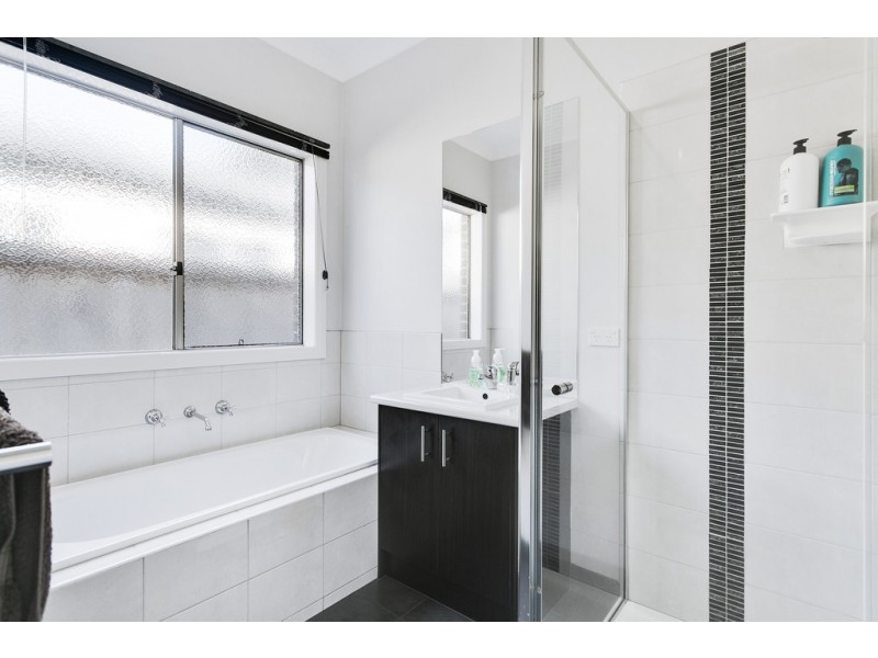 14 Cranbrook Circuit, Officer VIC 3809