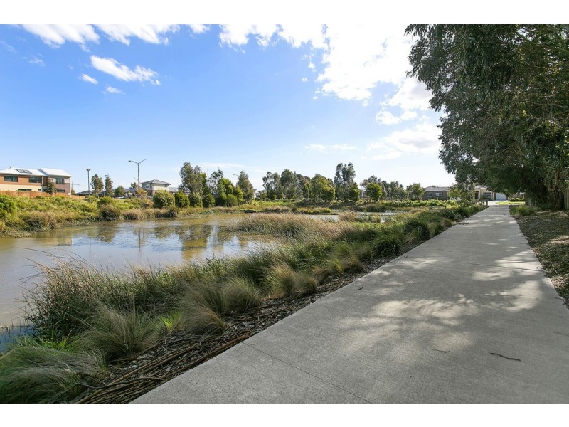 14 Cranbrook Circuit, Officer VIC 3809