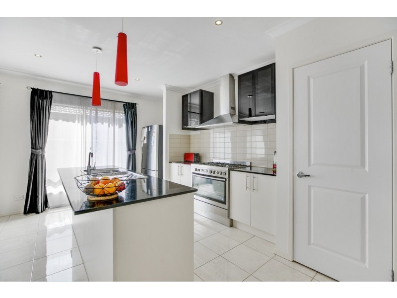 76 Glenelg Street, Clyde North VIC 3978