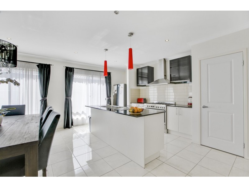 76 Glenelg Street, Clyde North VIC 3978