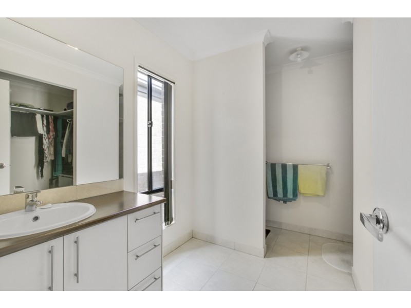 76 Glenelg Street, Clyde North VIC 3978