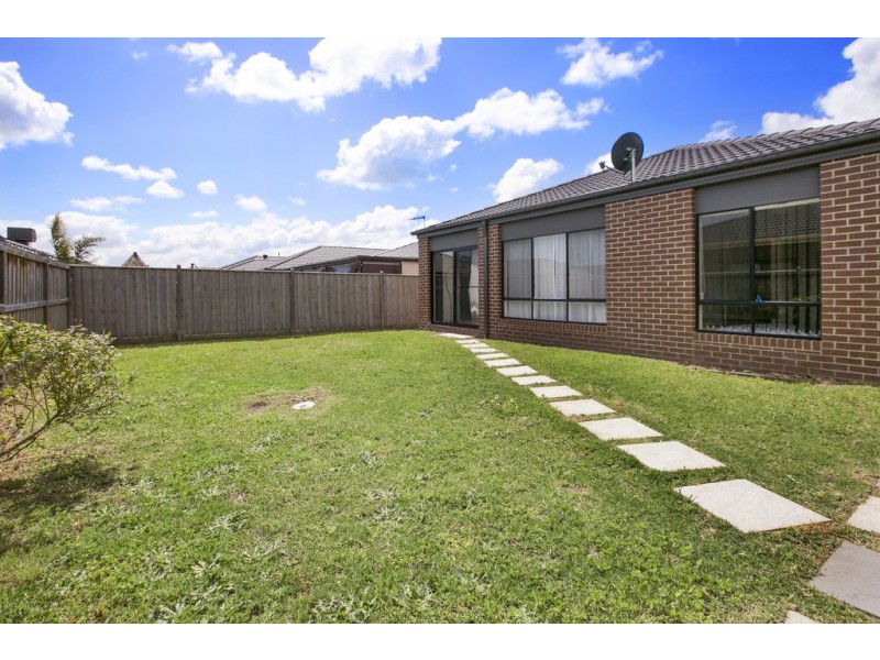 76 Glenelg Street, Clyde North VIC 3978