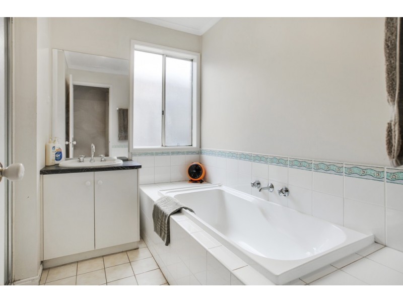 5 Delatite Way, Skye VIC 3977