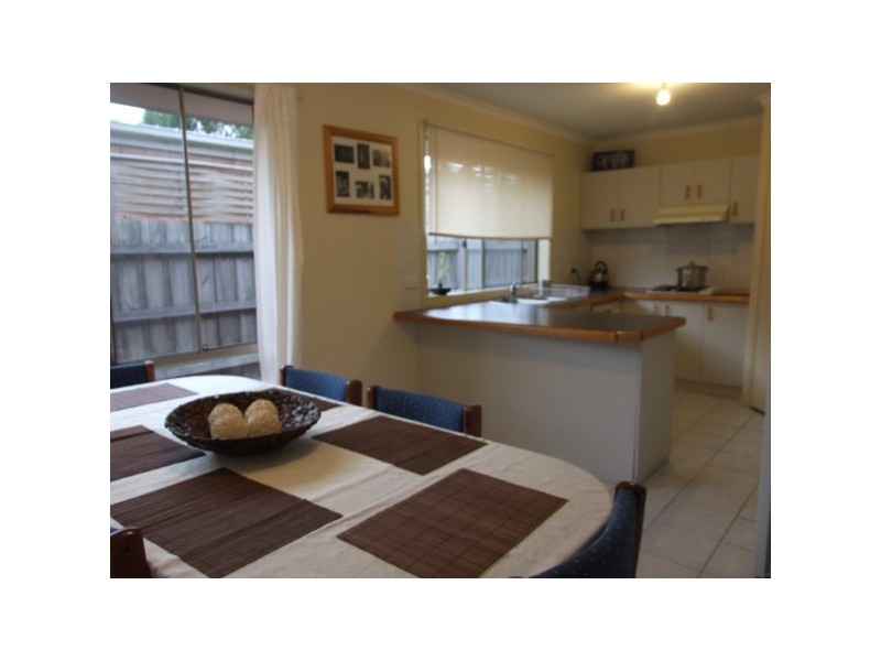 33 Oberon Drive, Carrum Downs VIC 3201