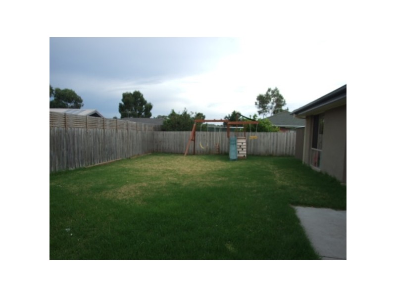 33 Oberon Drive, Carrum Downs VIC 3201