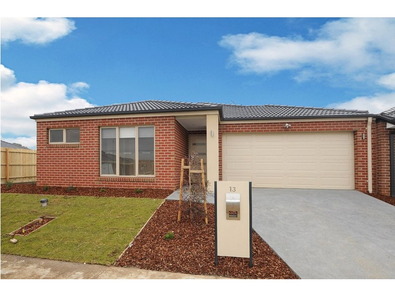 13 Sandstone Circuit, Carrum Downs VIC 3201