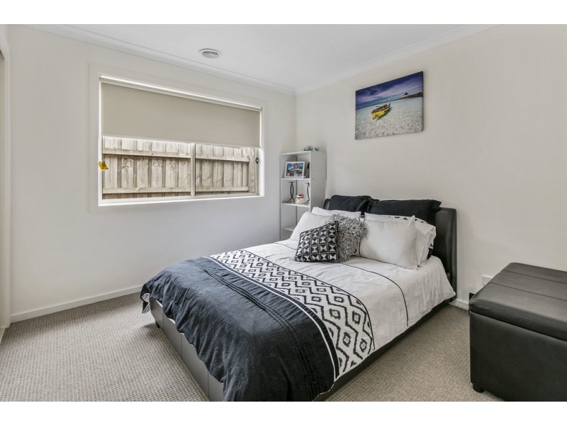 13 Sandstone Circuit, Carrum Downs VIC 3201