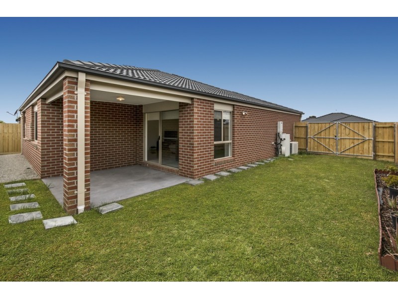 13 Sandstone Circuit, Carrum Downs VIC 3201