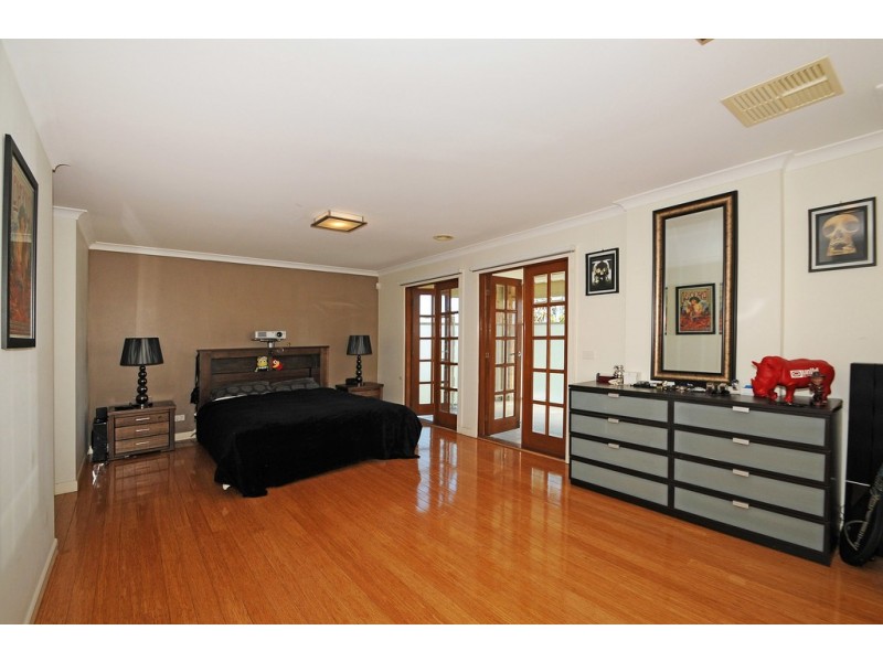 80 Broderick Rd, Carrum Downs VIC 3201
