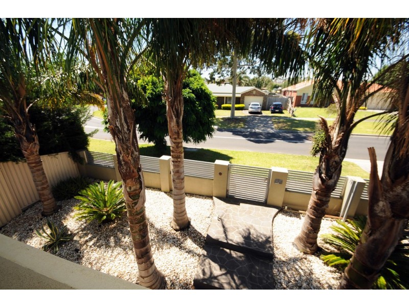 80 Broderick Rd, Carrum Downs VIC 3201