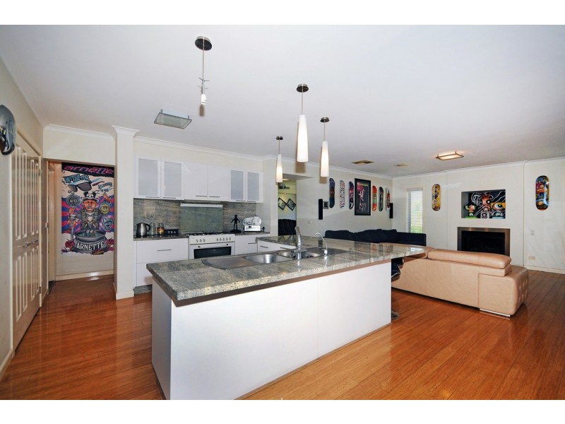 80 Broderick Rd, Carrum Downs VIC 3201