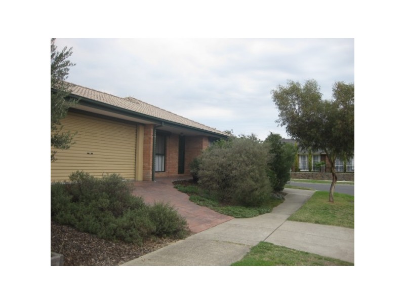 2 Marriott Crescent, Skye VIC 3977