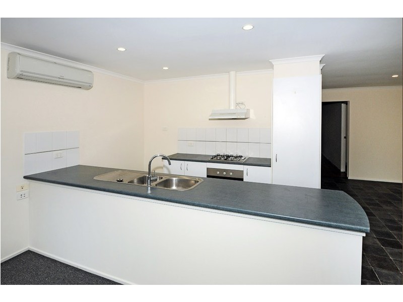 4 Windella Grove, Skye VIC 3977