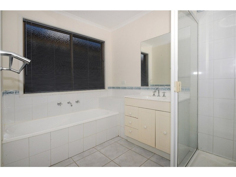 4 Windella Grove, Skye VIC 3977