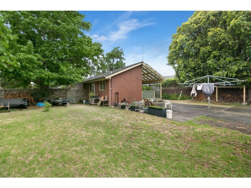 16 Holroyd Street, Seaford VIC 3198