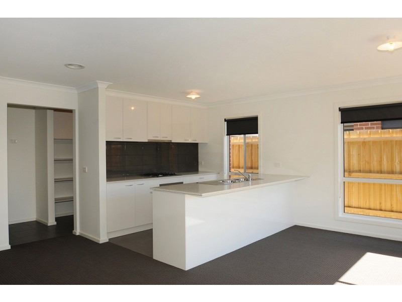 6 Sandstone Circuit, Carrum Downs VIC 3201