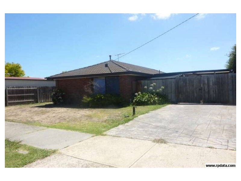 19 Paras Drive, Carrum Downs VIC 3201