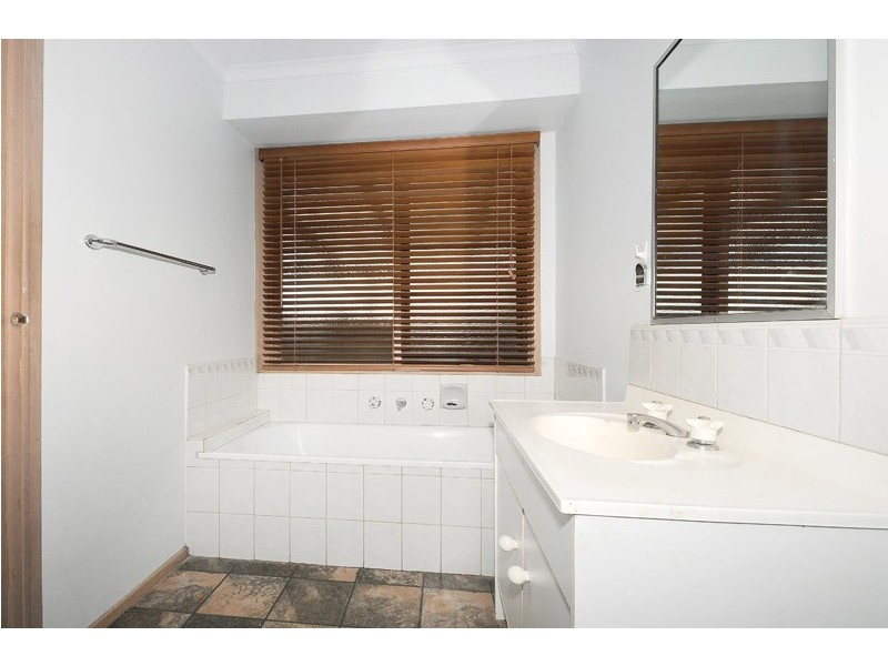 72 Hall Road, Carrum Downs VIC 3201