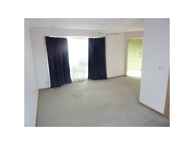 2/57 Rowellyn Avenue, Carrum Downs VIC 3201