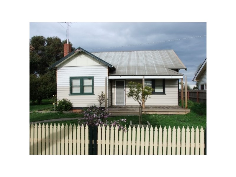 8 Flinders Road, Longwarry VIC 3816