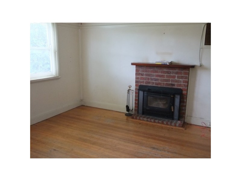 8 Flinders Road, Longwarry VIC 3816