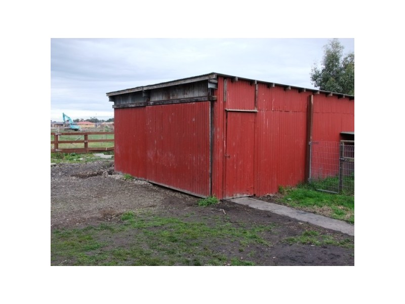 8 Flinders Road, Longwarry VIC 3816