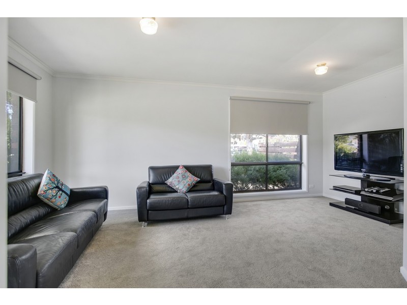 1/5 Normanby Street, Cranbourne VIC 3977