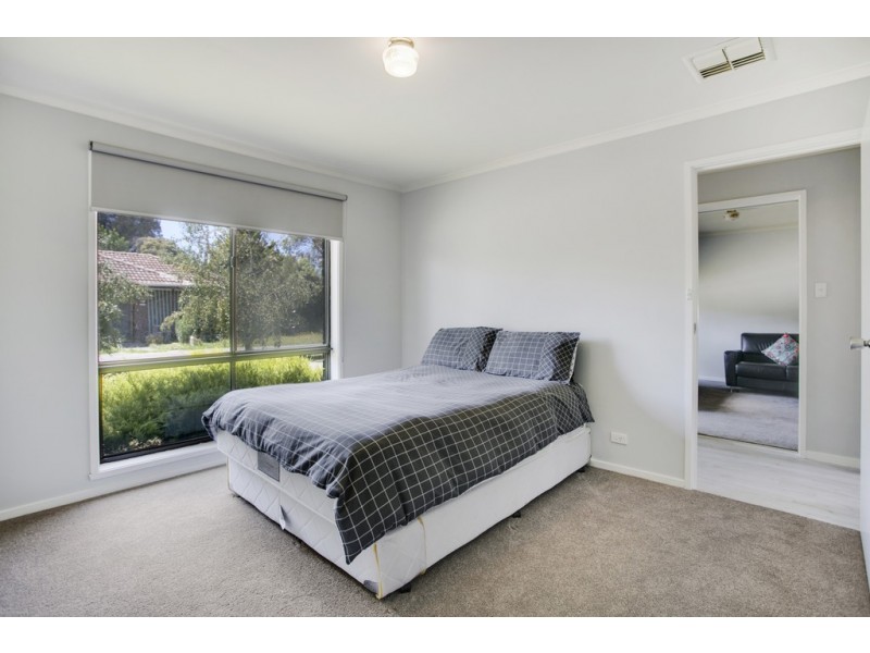 1/5 Normanby Street, Cranbourne VIC 3977