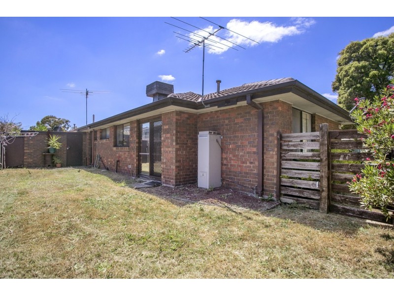1/5 Normanby Street, Cranbourne VIC 3977