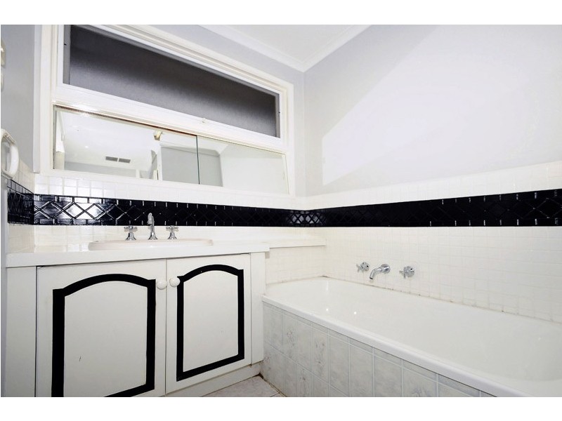 18 Lyrebird Drive, Carrum Downs VIC 3201